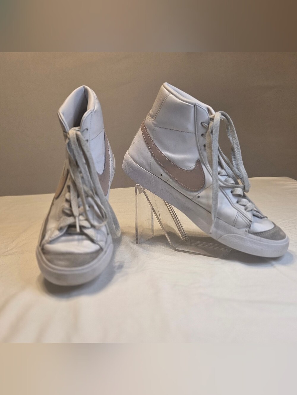 Nike Women’s Blazer Mid ’77 Vintage High-Top Sneakers in Light Pink/White
